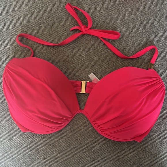 34DD The Tease Halter bikini top and medium The Hottie Cheeky bikini bottoms - Picture 2 of 6